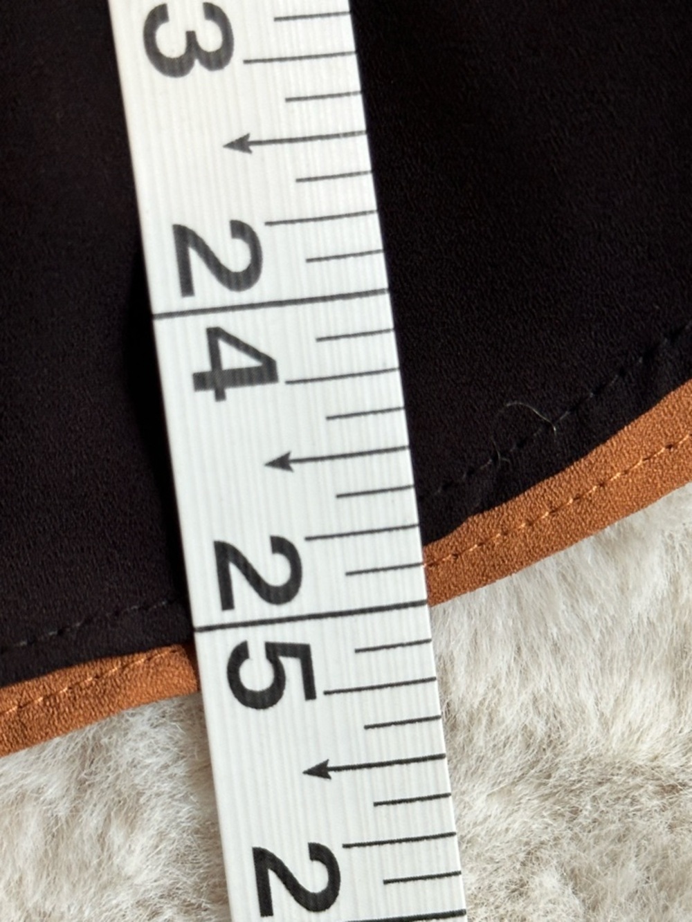 WHITE HOUSE BLACK MARKET Colorblock Blouse Black Camel V-Neck Flowy Top Medium - Picture 6 of 10